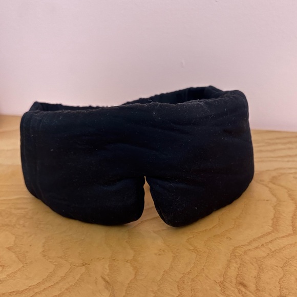 Lunya washable silk sleep mask - Picture 3 of 4